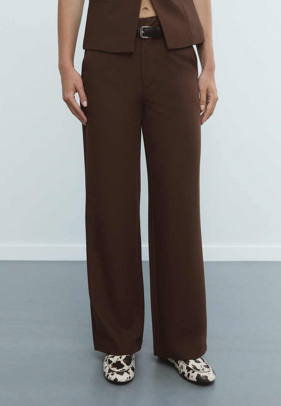 Брюки Stradivarius FLOWING , Mottled Brown
Брюки Stradivarius FLOWING , Mottled Brown