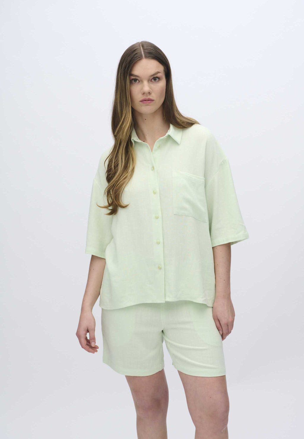 Рубашка Moves, зеленый
Рубашка Moves, зеленый