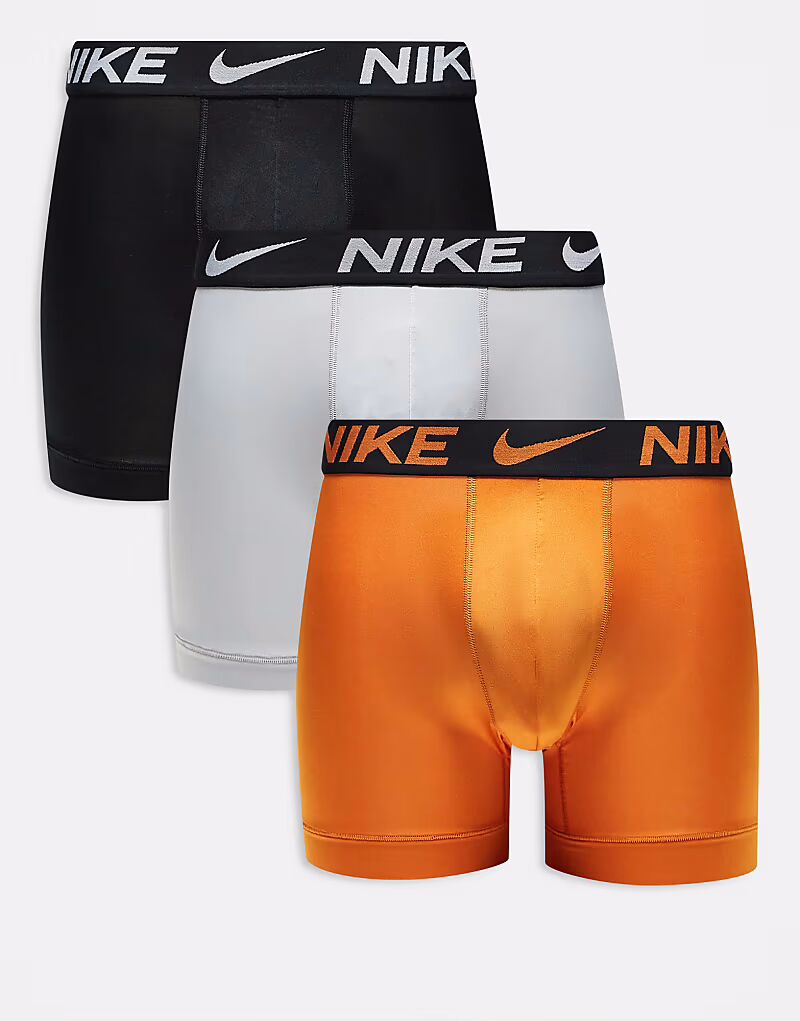 Комплект из 3 пар трусов-боксеров Nike Dri-Fit Essential Microfibre серого/коричневого/черного цвета
Комплект из 3 пар трусов-боксеров Nike Dri-Fit Essential Microfibre серого/коричневого/черного цвета