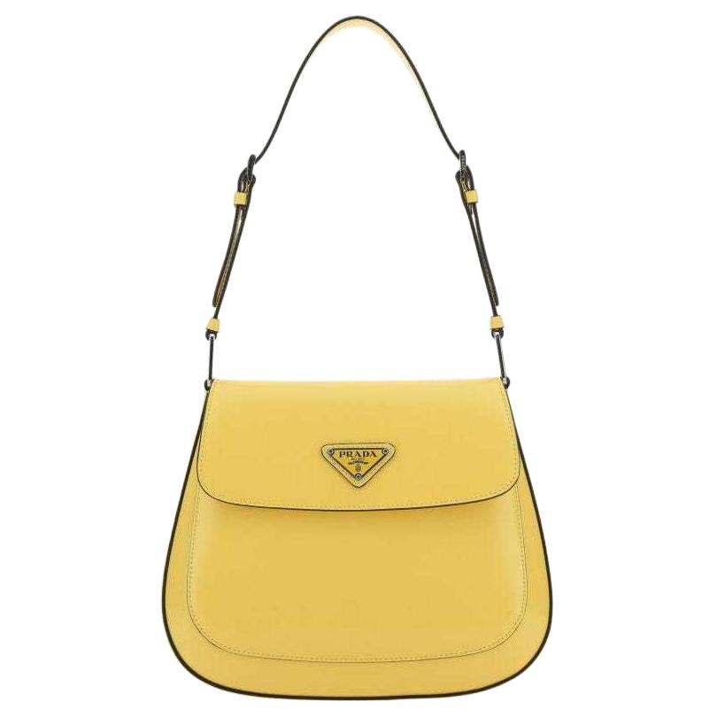 PRADA Женская кожаная сумка через плечо желтая 
PRADA Женская кожаная сумка через плечо желтая