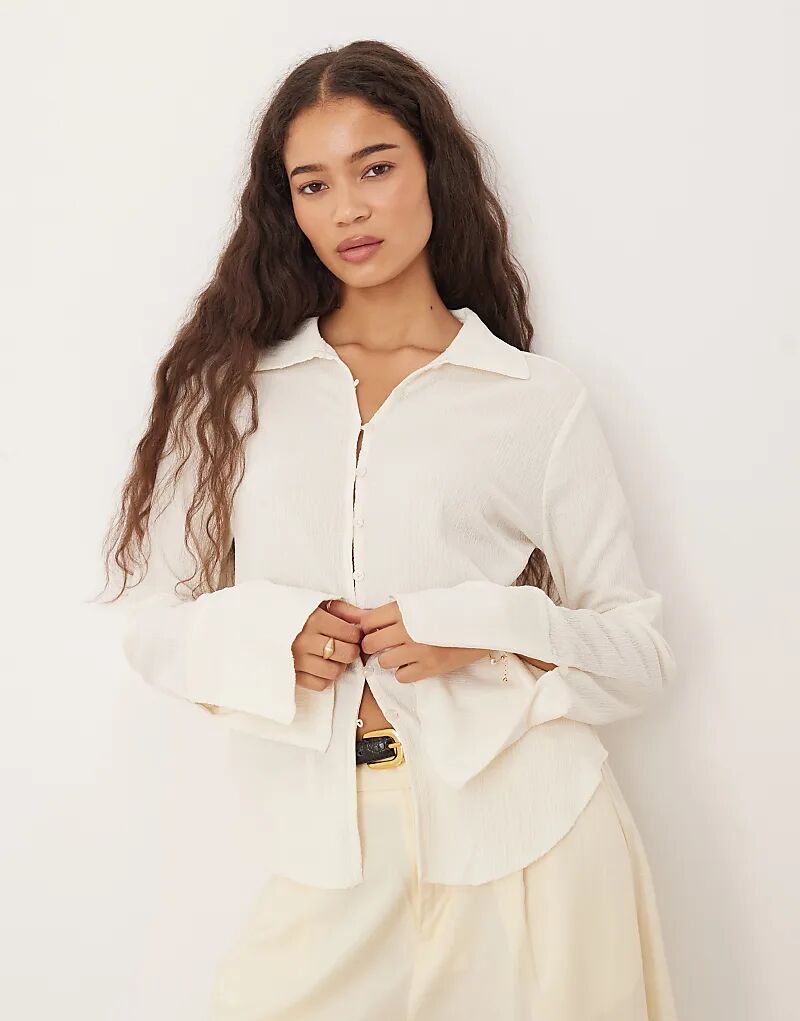 Блузка Brave Soul с длинными рукавами, застегивающаяся на пуговицы и воротником, кремового цвета
Блузка Brave Soul с длинными рукавами, застегивающаяся на пуговицы и воротником, кремового цвета