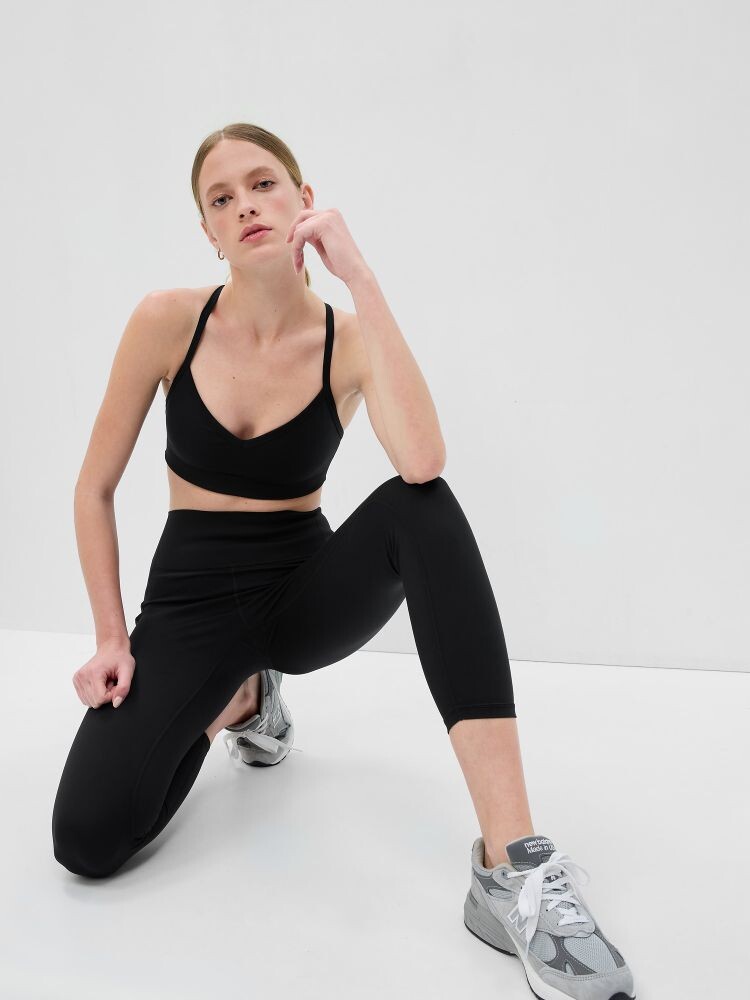 Спортивный бюстгальтер Gap, черный
Спортивный бюстгальтер Gap, черный