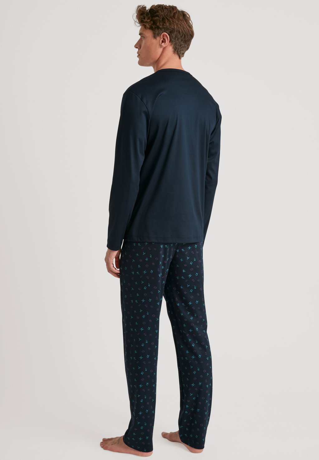 Пижамный комплект SELECTED SET Calida, темно-синий
Пижамный комплект SELECTED SET Calida, темно-синий