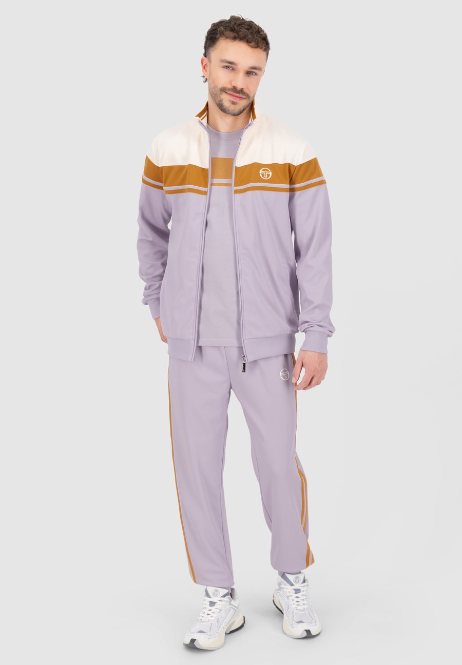 Спортивный костюм Sergio Tacchini DAMARINDO SET, Thistle/Biscuit/Lilac
Спортивный костюм Sergio Tacchini DAMARINDO SET, Thistle/Biscuit/Lilac