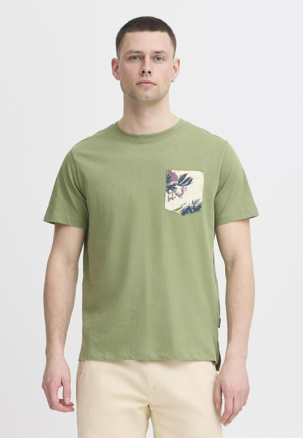 Футболка с принтом BHJEM Blend, зеленый
Футболка с принтом BHJEM Blend, зеленый