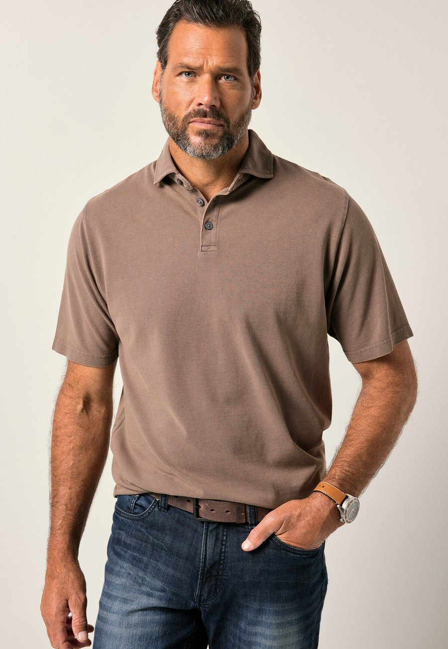 Поло JP1880 SHORT SLEEVE CUTAWAY COLLAR VINTAGE LOOK, River Brown/Brown, Коричневый, Поло JP1880 SHORT SLEEVE CUTAWAY COLLAR VINTAGE LOOK, River Brown/Brown
Поло JP1880 SHORT SLEEVE CUTAWAY COLLAR VINTAGE LOOK, River Brown/Brown, Коричневый, Поло JP1880 SHORT SLEEVE CUTAWAY COLLAR VINTAGE LOOK, River Brown/Brown