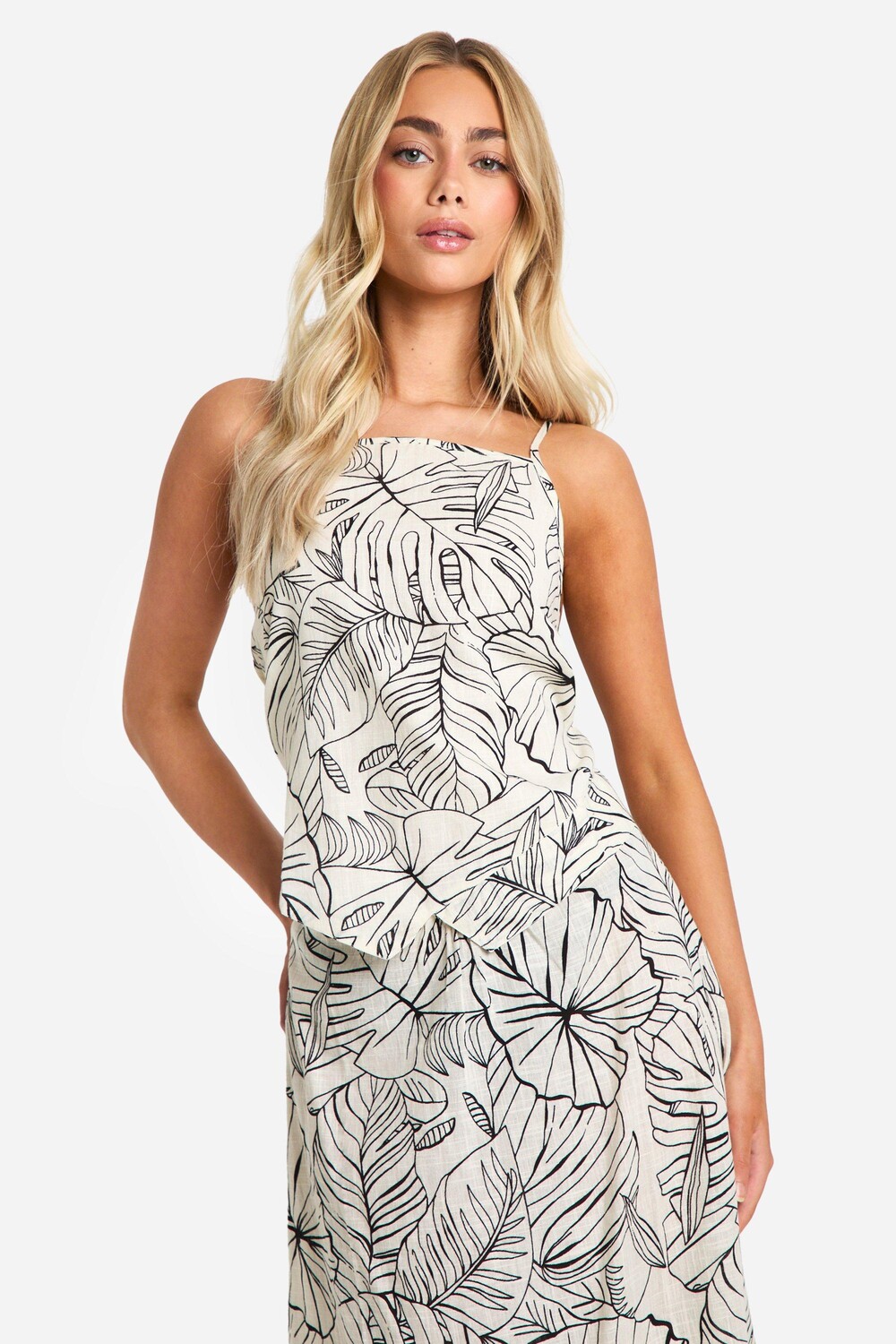 Хлопковая асимметричная майка с пальмовым принтом boohoo, черный
Хлопковая асимметричная майка с пальмовым принтом boohoo, черный