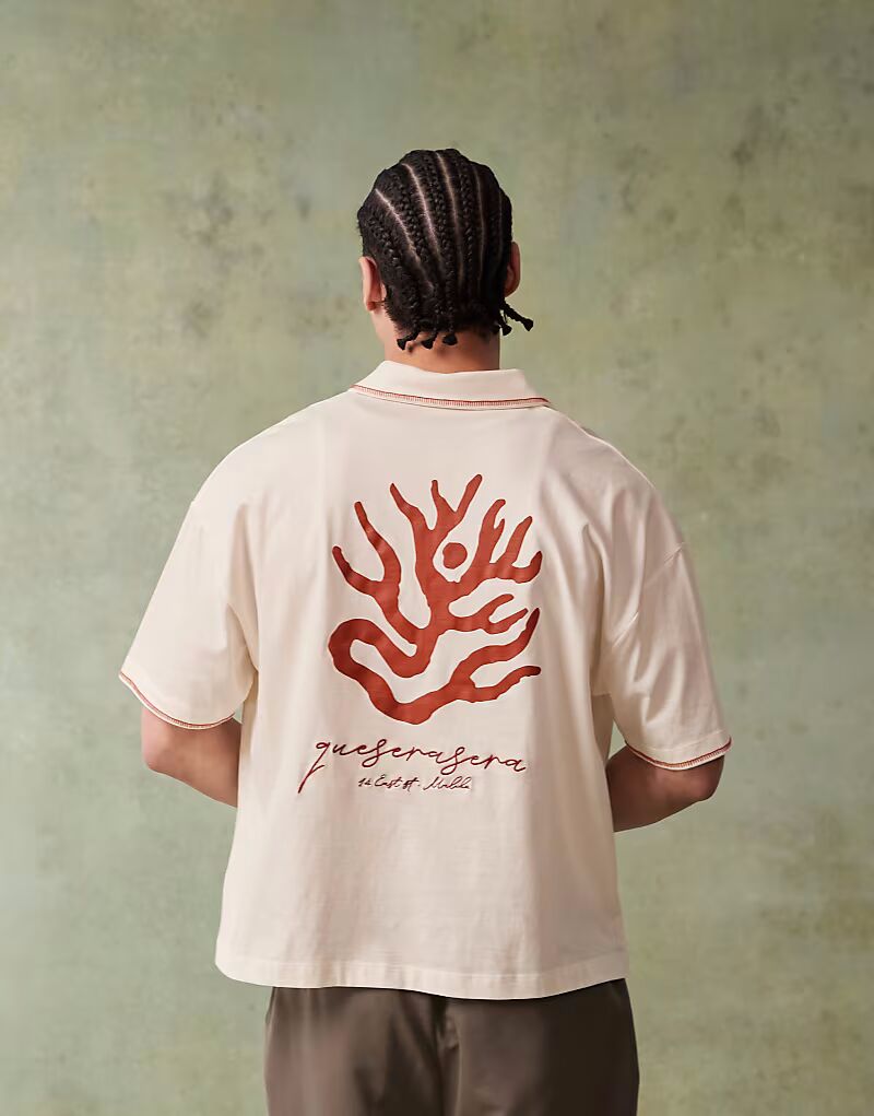 Свободное поло ASOS DESIGN с короткими рукавами, вышивкой на груди и графикой на спине в кремово-белом цвете
Свободное поло ASOS DESIGN с короткими рукавами, вышивкой на груди и графикой на спине в кремово-белом цвете