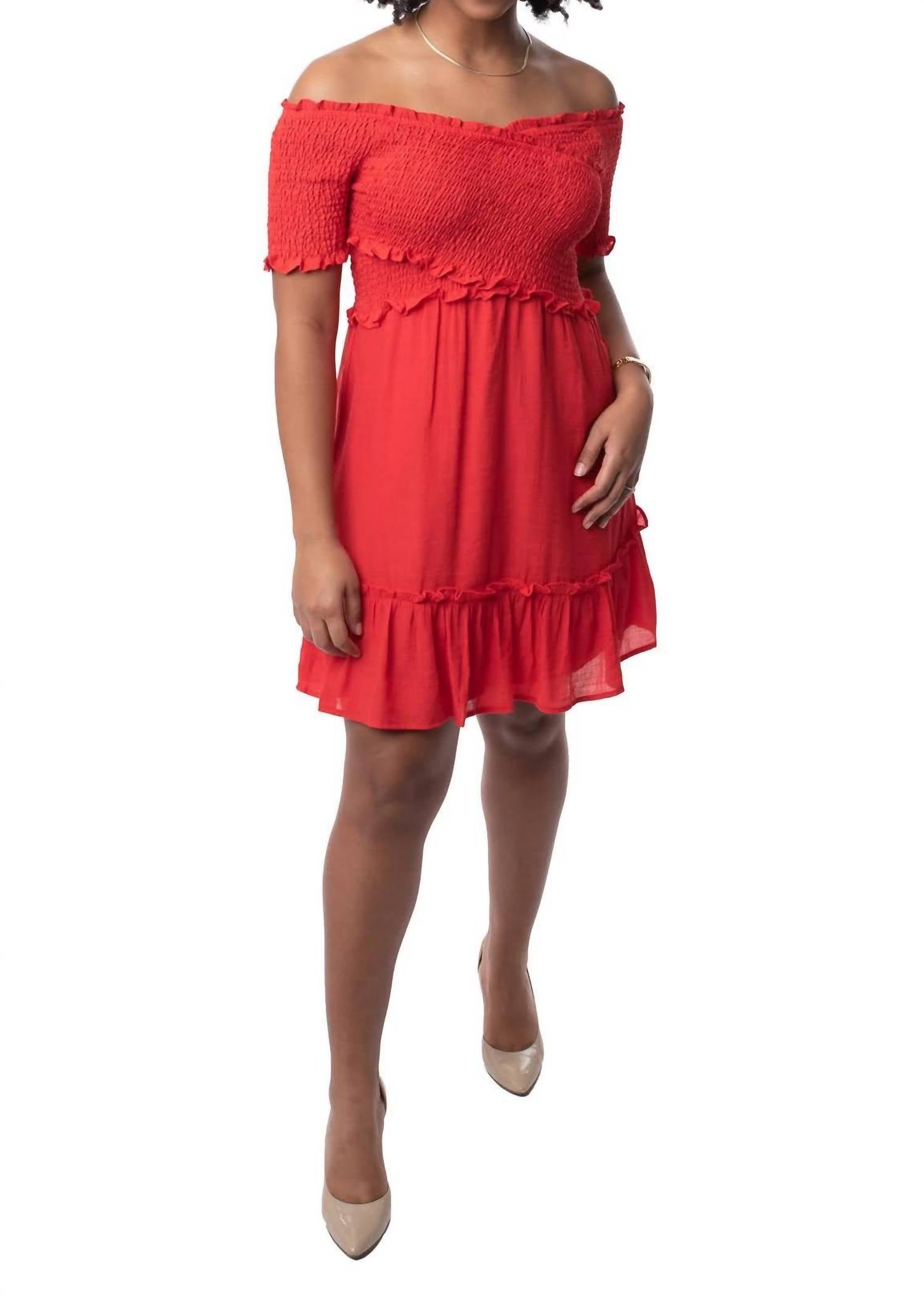 Романтическое платье с рюшами в красном цвете Peach Love
Романтическое платье с рюшами в красном цвете Peach Love