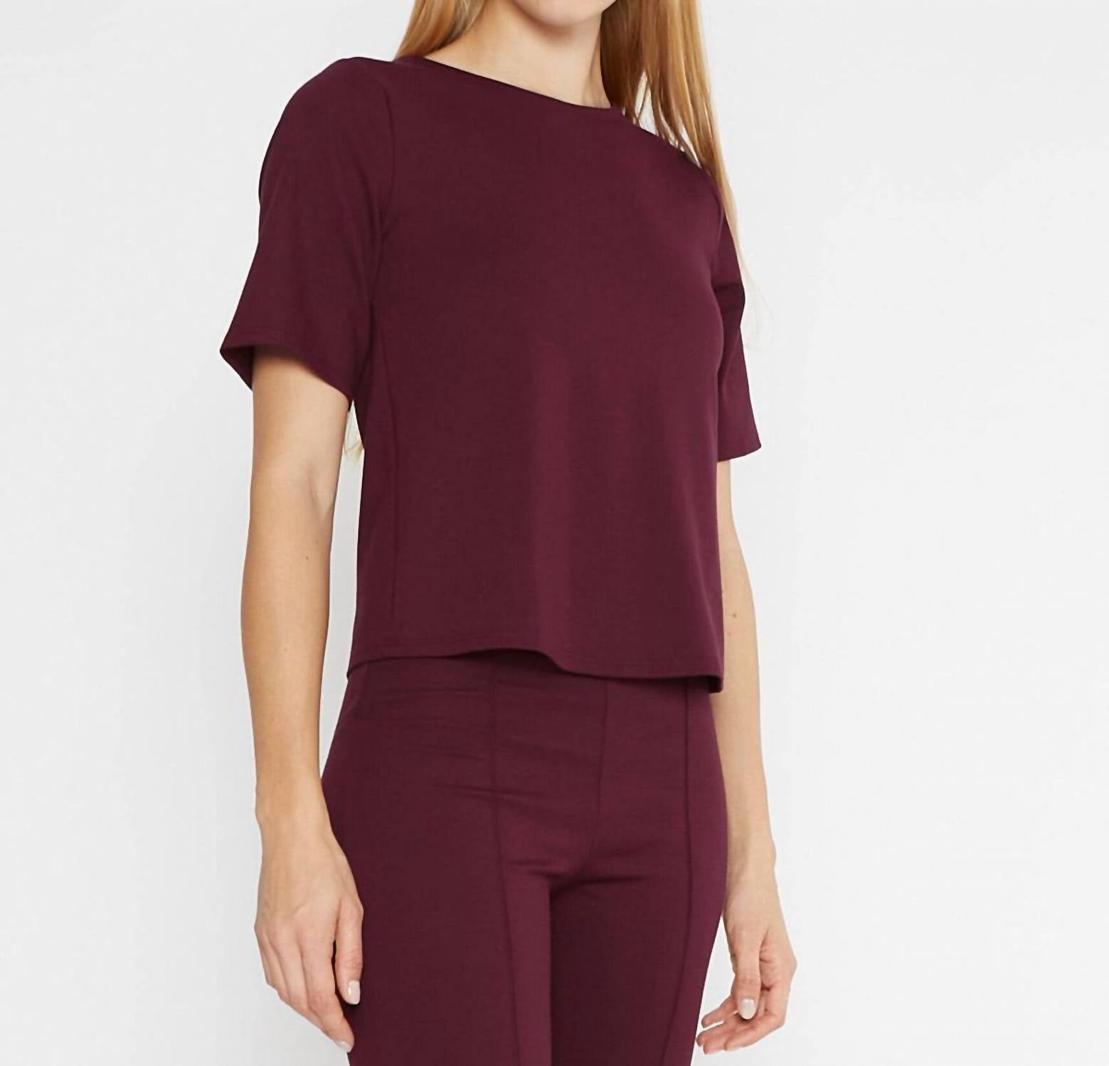 Удлиненный топ с коротким рукавом из понте-джерси в цвете бузины RIPLEY RADER, Elderberry
Удлиненный топ с коротким рукавом из понте-джерси в цвете бузины RIPLEY RADER, Elderberry