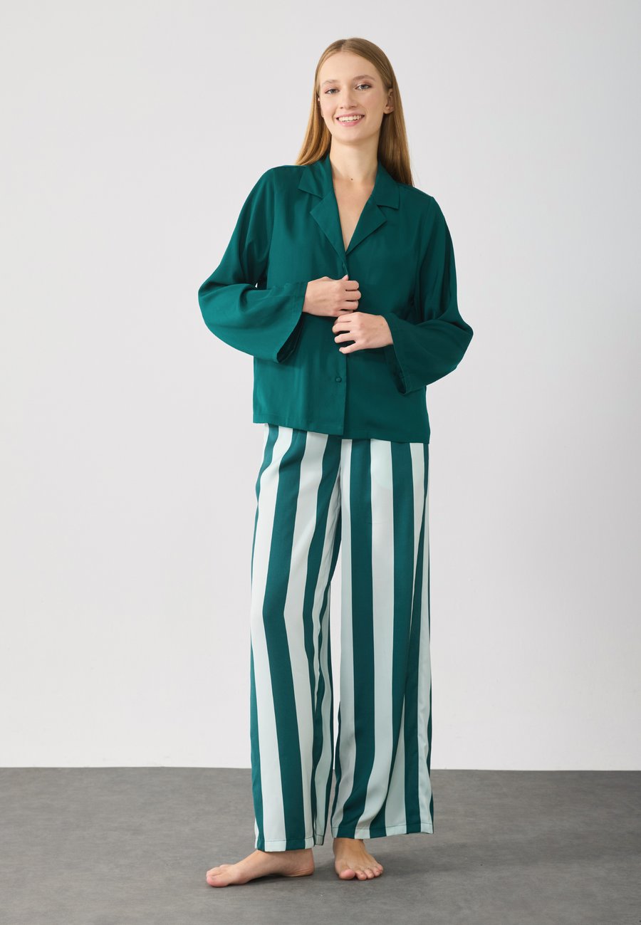 Пижамный комплект Anna Field SET, Green
Пижамный комплект Anna Field SET, Green