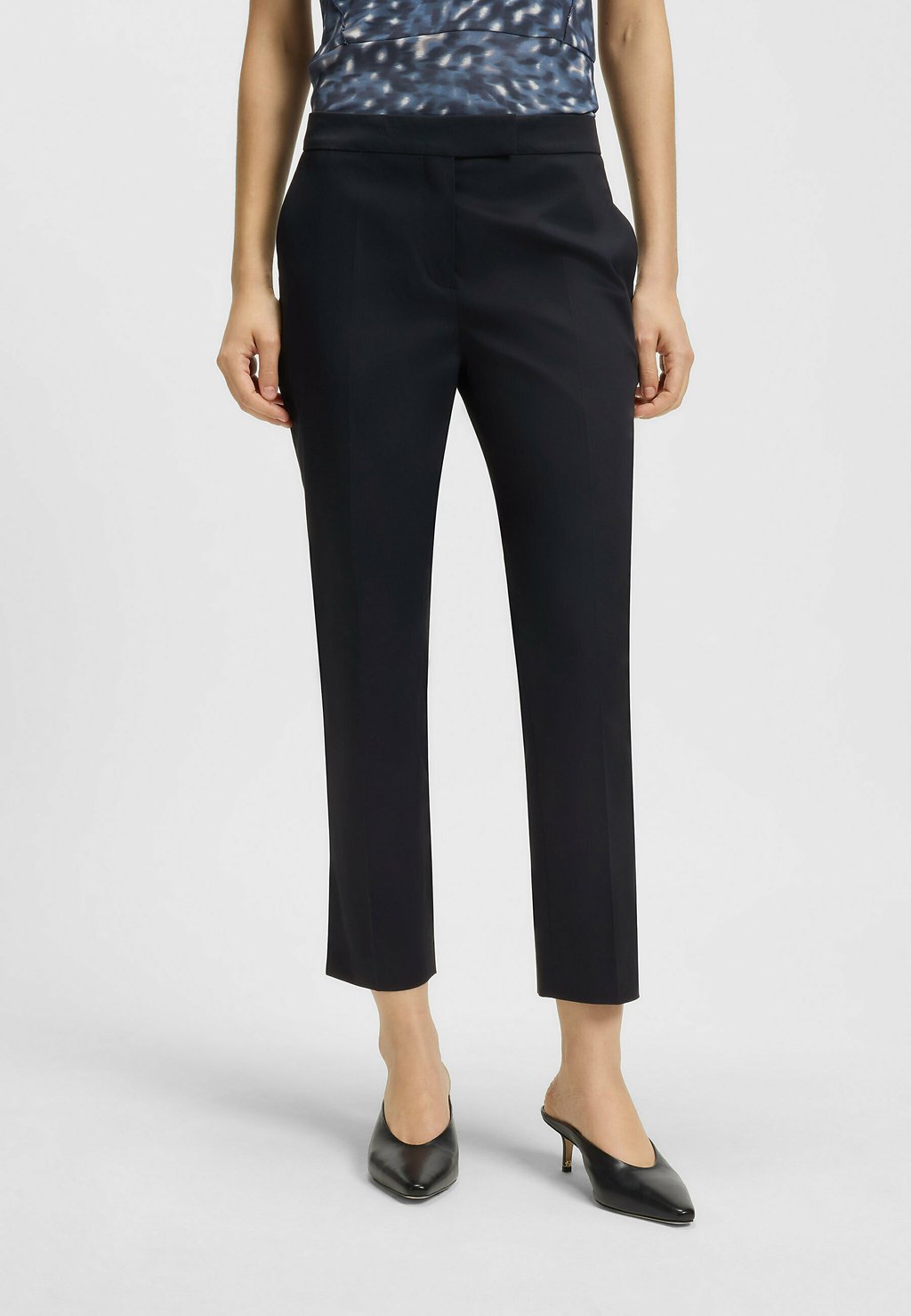 Чиносы CROP BOSS, темно-синий
Чиносы CROP BOSS, темно-синий