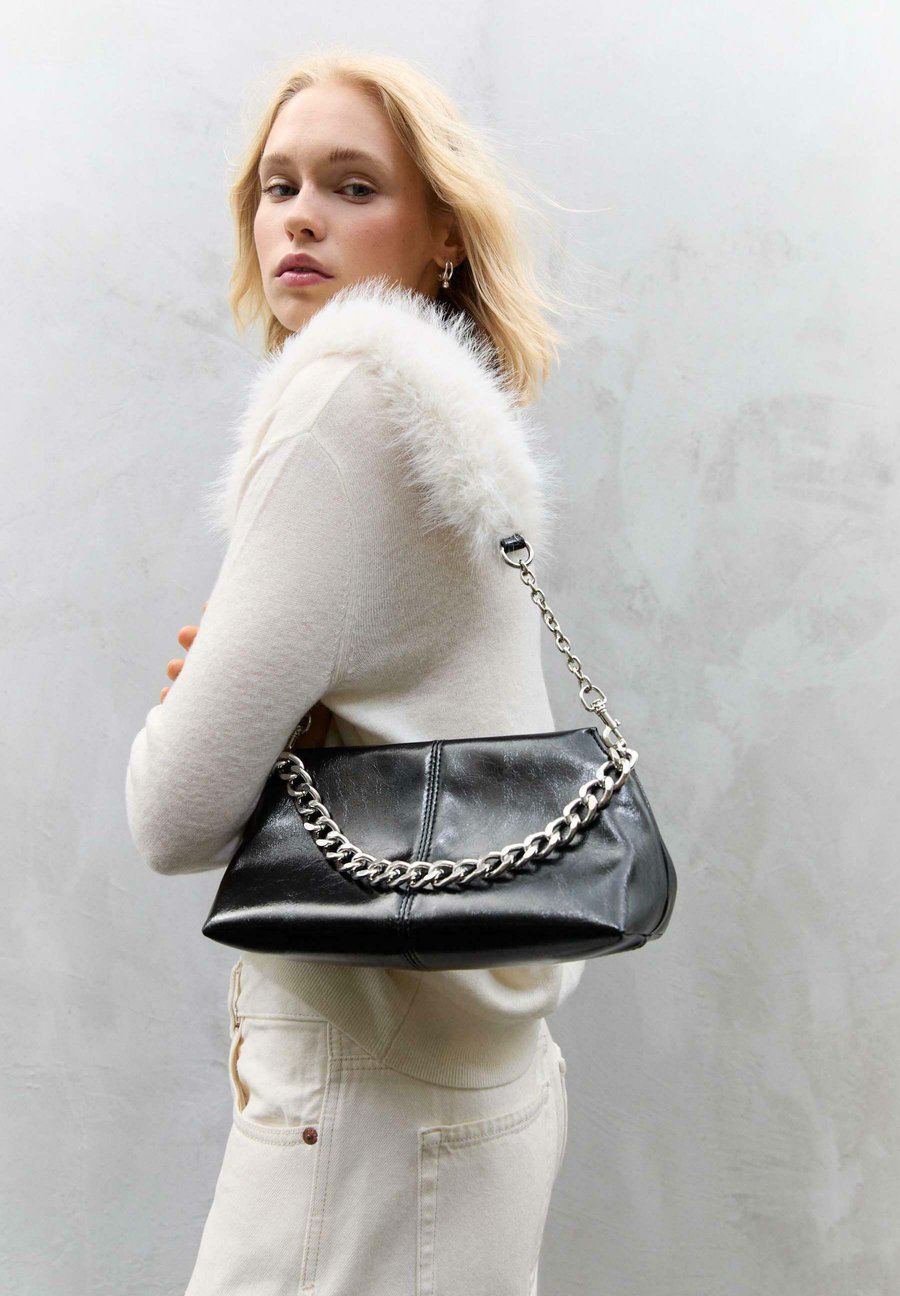 Сумка Stradivarius WITH STRAP , Black
Сумка Stradivarius WITH STRAP , Black