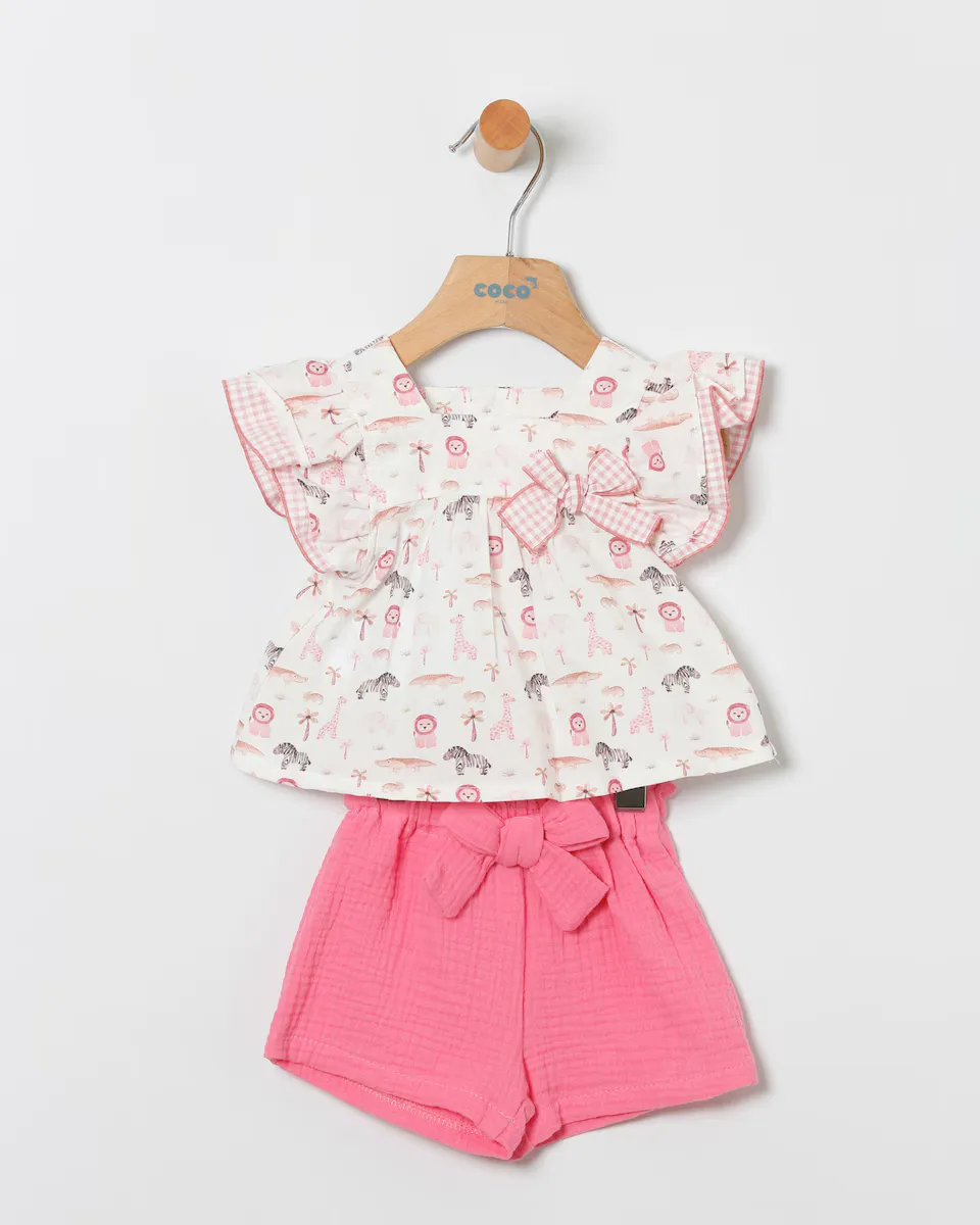 Комплект для девочки из блузки с принтом и однотонных шорт Coco Acqua, цвет Rosa
Комплект для девочки из блузки с принтом и однотонных шорт Coco Acqua, цвет Rosa