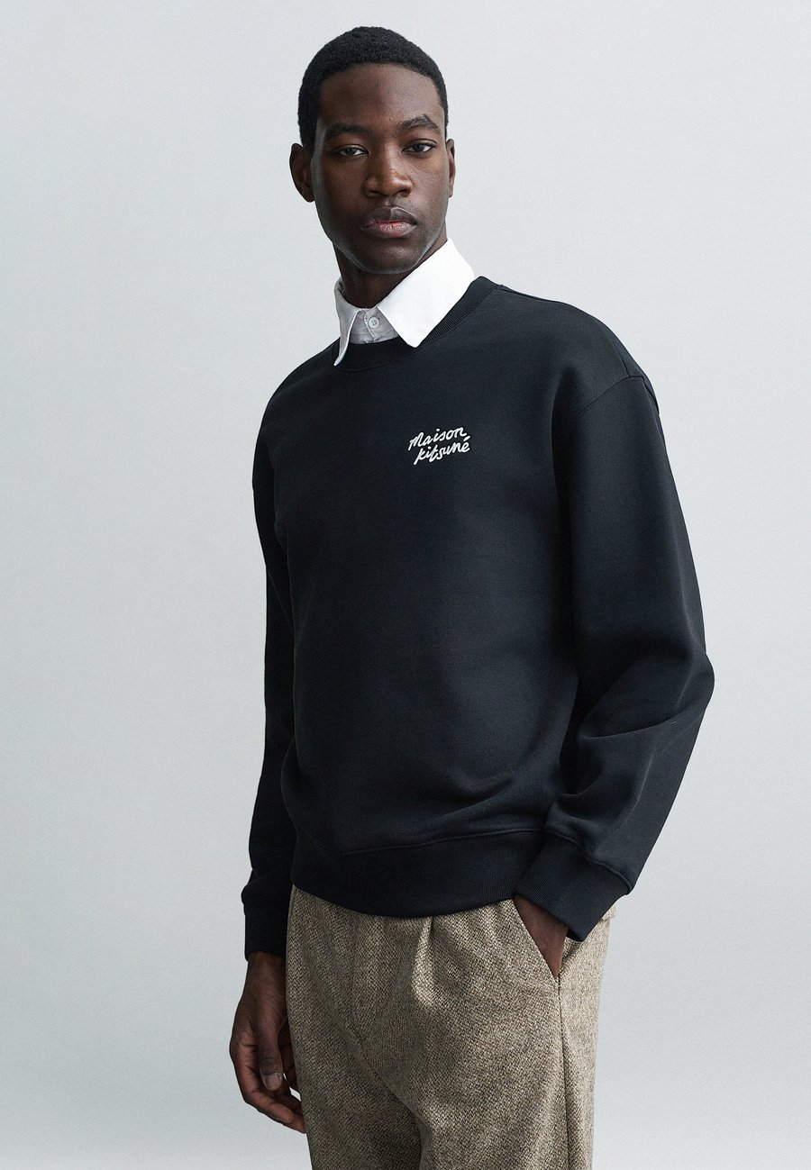 Толстовка Maison Kitsuné HANDWRITING COMFORT , Black/White/Black, Белый, Толстовка Maison Kitsuné HANDWRITING COMFORT , Black/White/Black
Толстовка Maison Kitsuné HANDWRITING COMFORT , Black/White/Black, Белый, Толстовка Maison Kitsuné HANDWRITING COMFORT , Black/White/Black