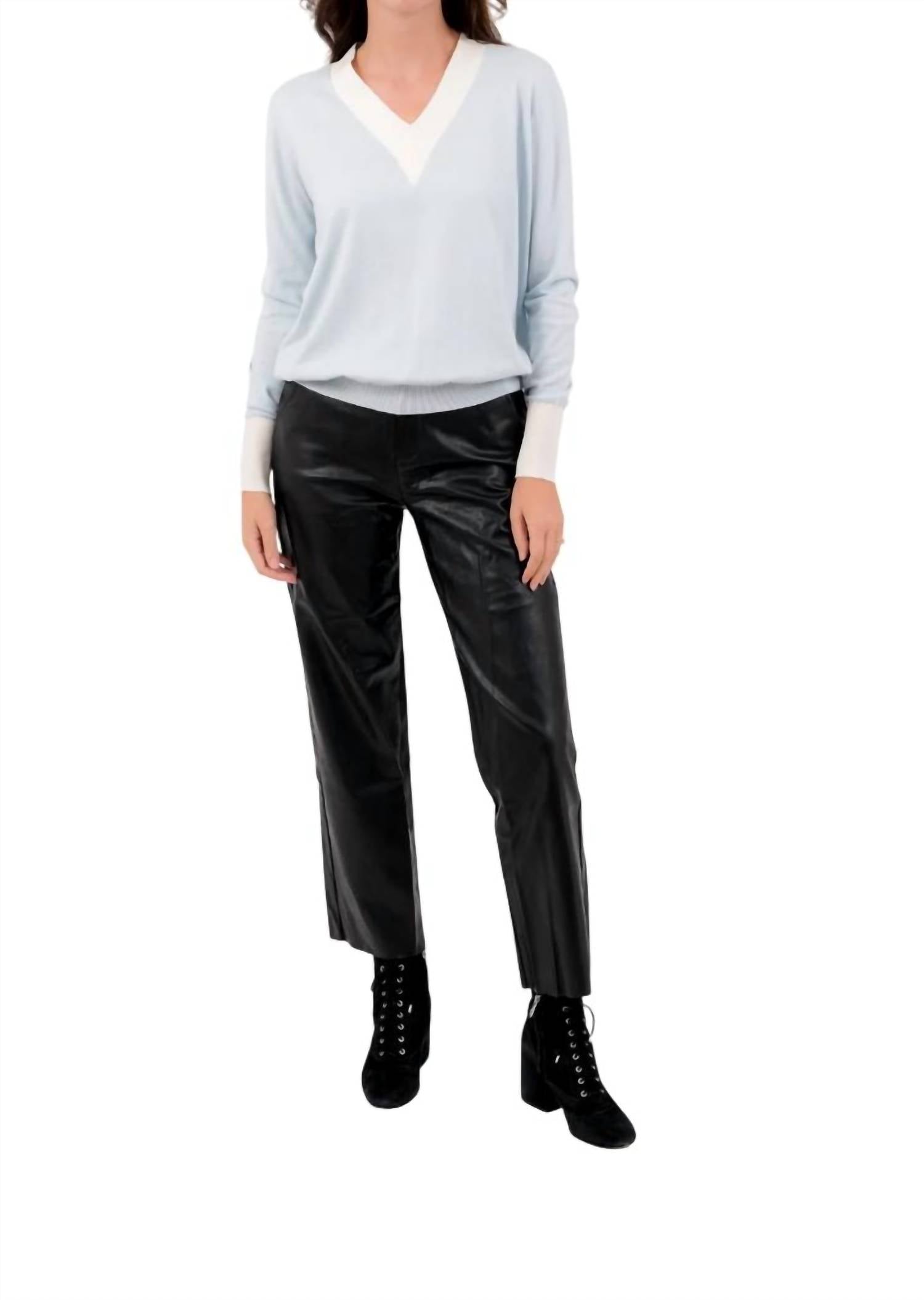 Вечерний свитер цвета Frost Blue Burgess Sweaters
Вечерний свитер цвета Frost Blue Burgess Sweaters