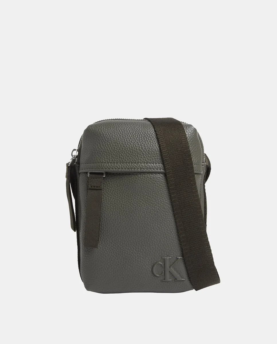 Мужская поясная сумка карго-стиля Calvin Klein, серый
Мужская поясная сумка карго-стиля Calvin Klein, серый