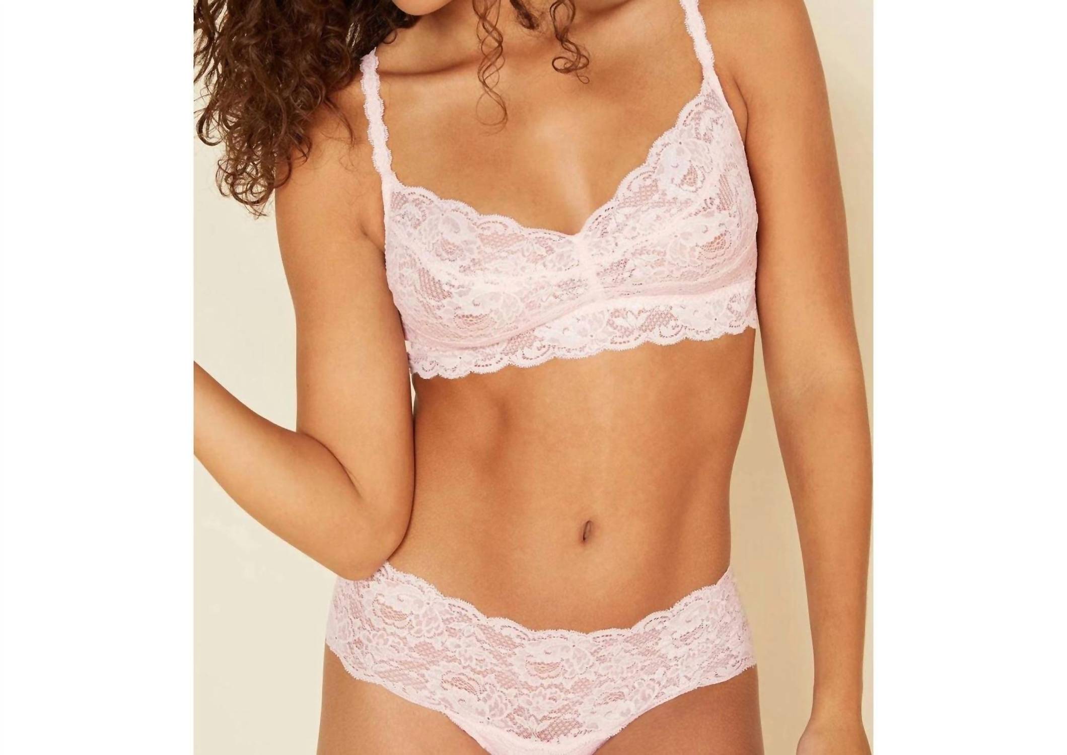 Бюстгальтер Never Say Never Sweetie в розовом цвете Lilly Cosabella
Бюстгальтер Never Say Never Sweetie в розовом цвете Lilly Cosabella