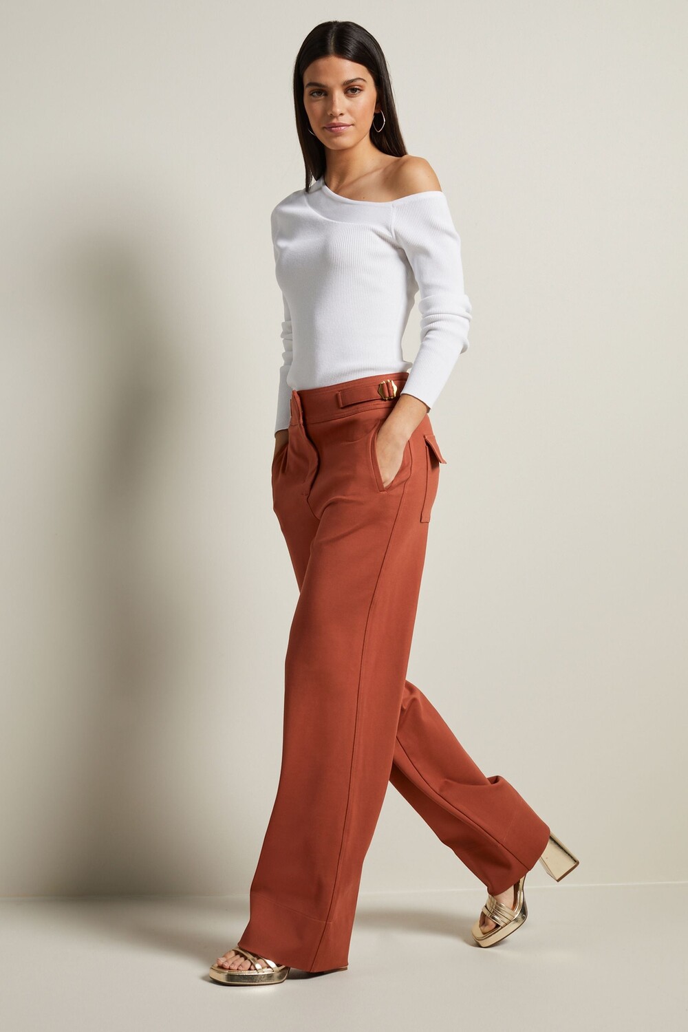 Элегантные широкие брюки с металлическими деталями Next
Элегантные широкие брюки с металлическими деталями Next