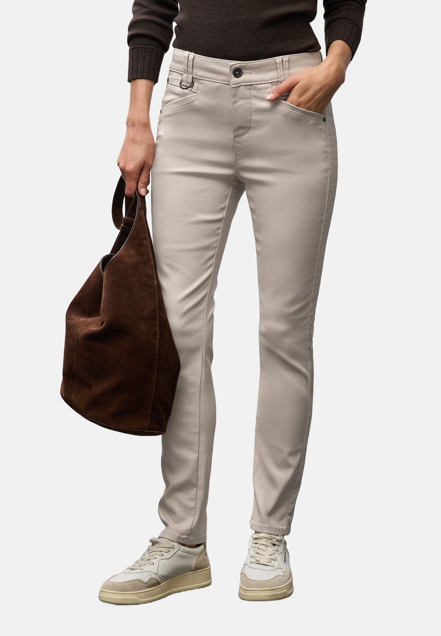 Брюки Street One SLIM FIT COATED, Beige/Sand
Брюки Street One SLIM FIT COATED, Beige/Sand