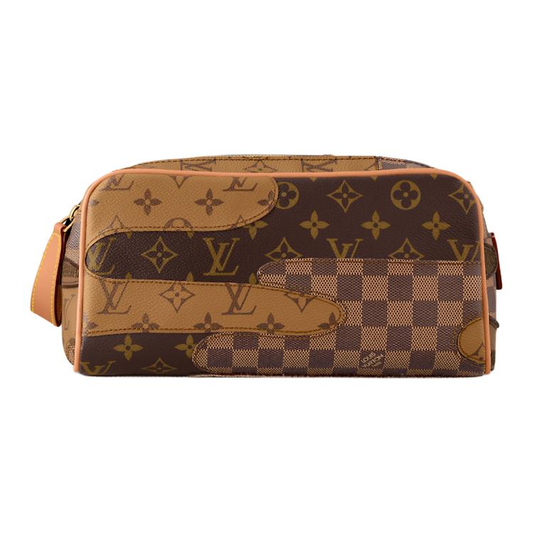LOUIS VUITTON Дорожная косметичка
LOUIS VUITTON Дорожная косметичка