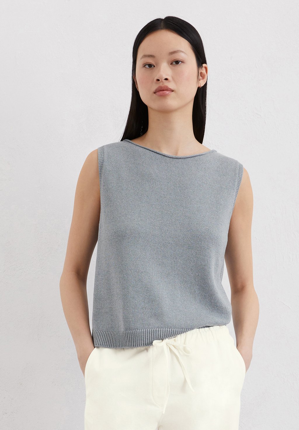 Топ SLEEVELESS ROUNDNECK Marc O'Polo, темно-синий
Топ SLEEVELESS ROUNDNECK Marc O'Polo, темно-синий