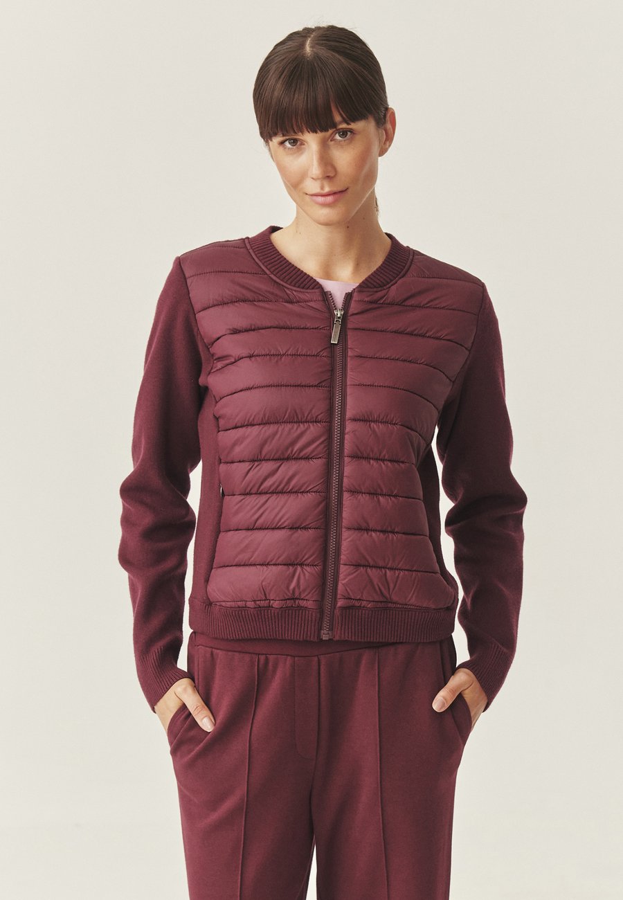 Толстовка TATUUM Zip-up sweatshirt, Red, Красный, Толстовка TATUUM Zip-up sweatshirt, Red
Толстовка TATUUM Zip-up sweatshirt, Red, Красный, Толстовка TATUUM Zip-up sweatshirt, Red