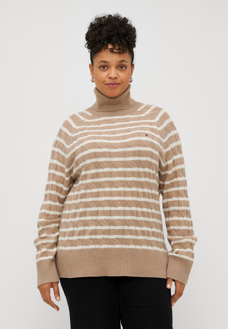 Джемпер Tommy Hilfiger Curve CABLE ROLL, Safari Heather/Ivory Petal/Multi-Coloured
Джемпер Tommy Hilfiger Curve CABLE ROLL, Safari Heather/Ivory Petal/Multi-Coloured