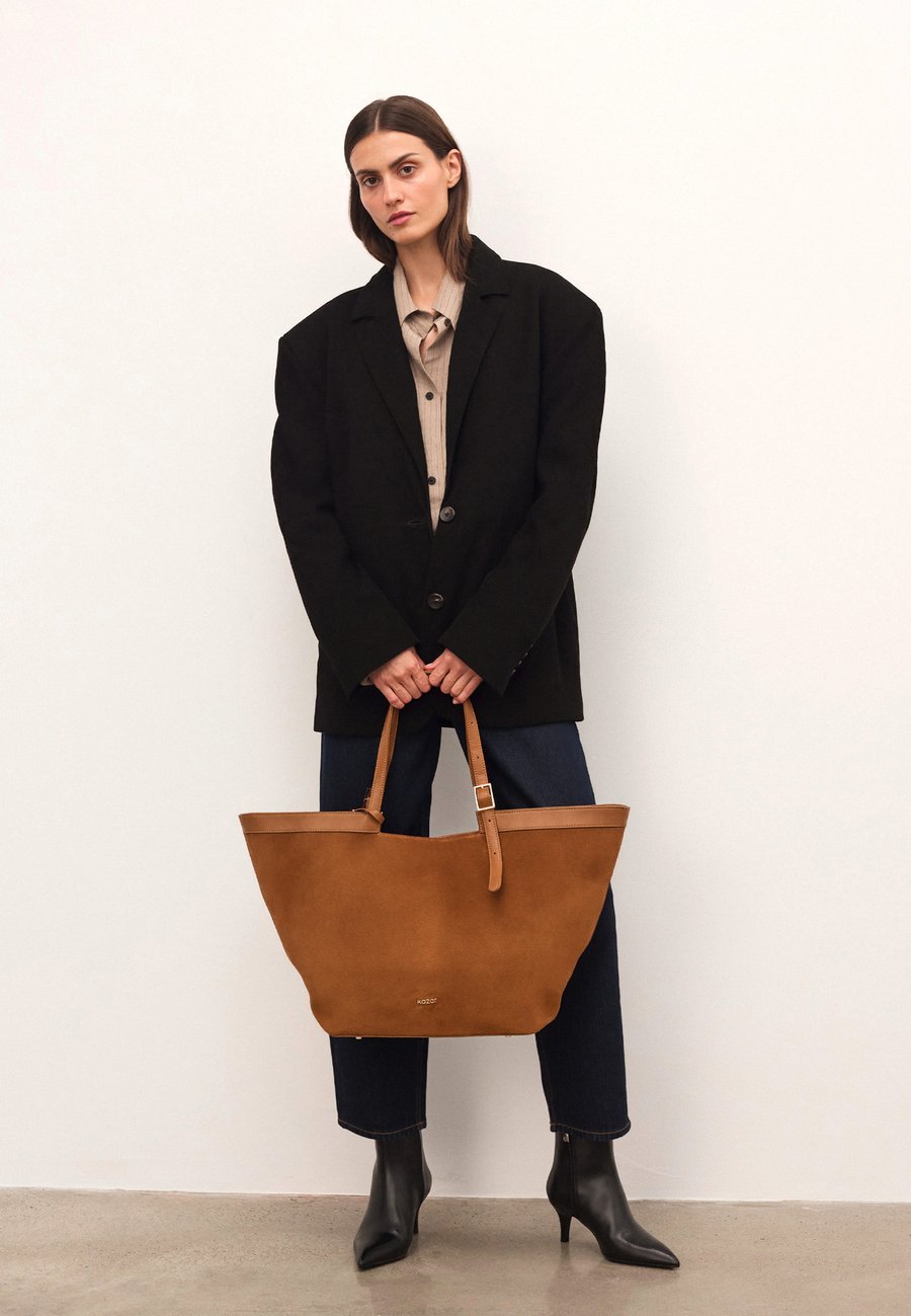 Сумка Kazar NAN, Light Brown
Сумка Kazar NAN, Light Brown