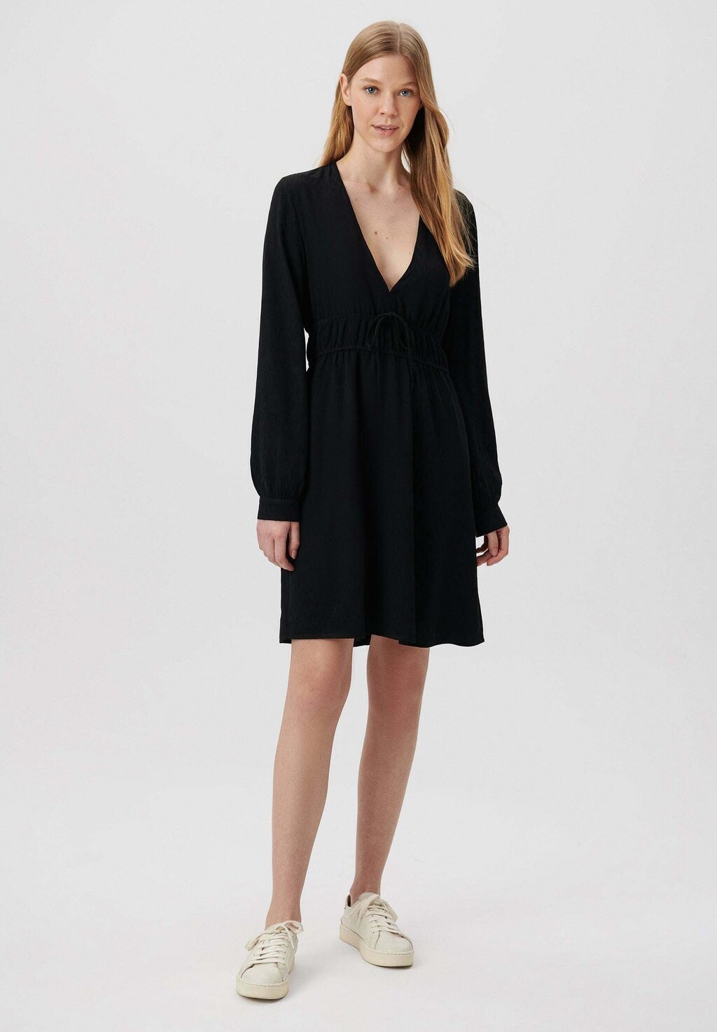 Дневное платье MINI Mavi, черный
Дневное платье MINI Mavi, черный