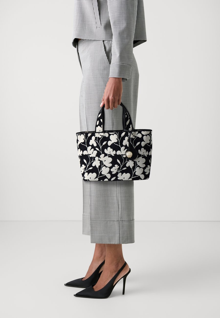 Сумка-шоппер Furla ALISSA TOTE, Toni Nero/Multi-Coloured
Сумка-шоппер Furla ALISSA TOTE, Toni Nero/Multi-Coloured