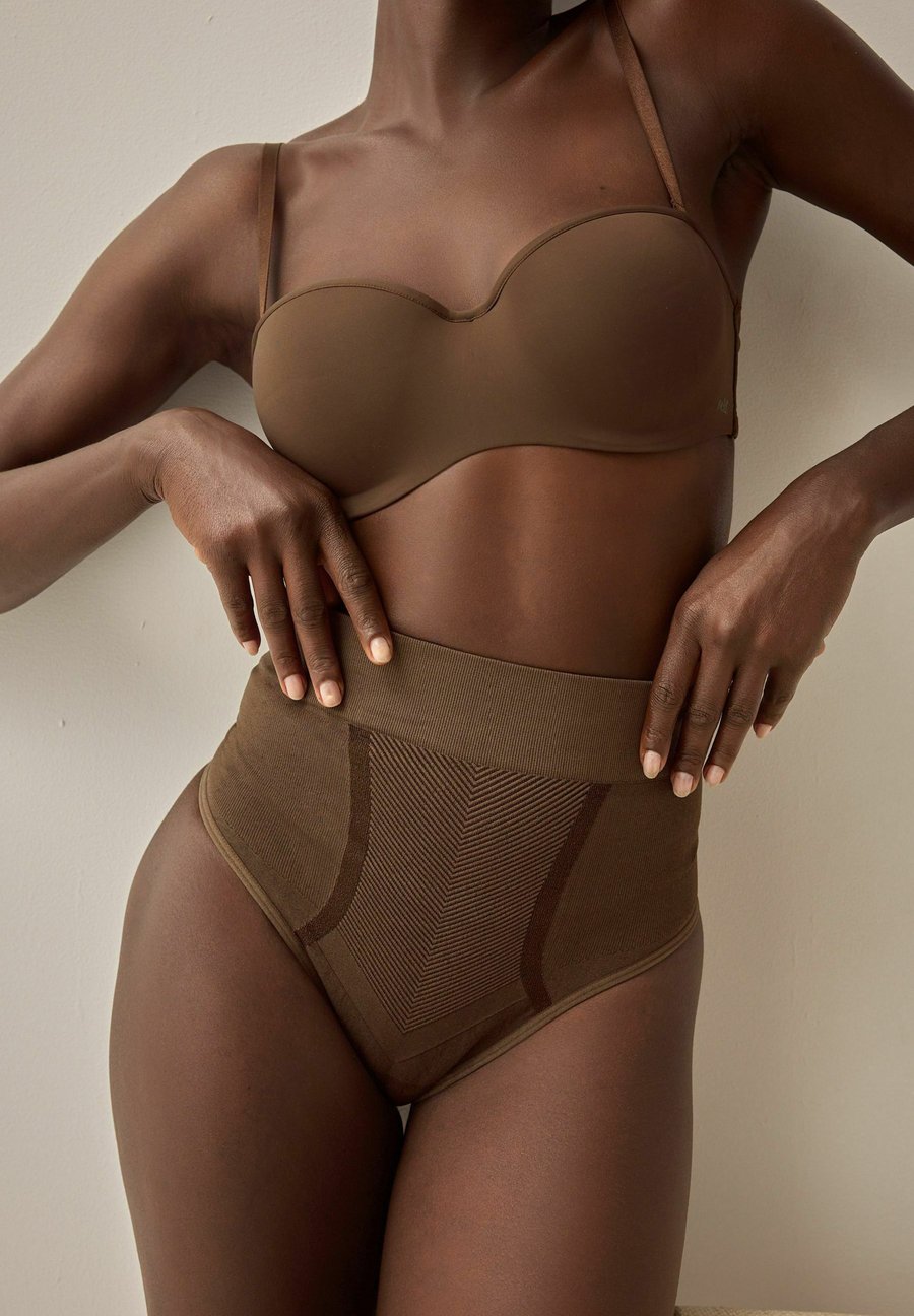 Трусы Next SEAMLESS FIRM TUMMY CONTROL HIGH WAISTED, Chocolate Nude/Brown
Трусы Next SEAMLESS FIRM TUMMY CONTROL HIGH WAISTED, Chocolate Nude/Brown