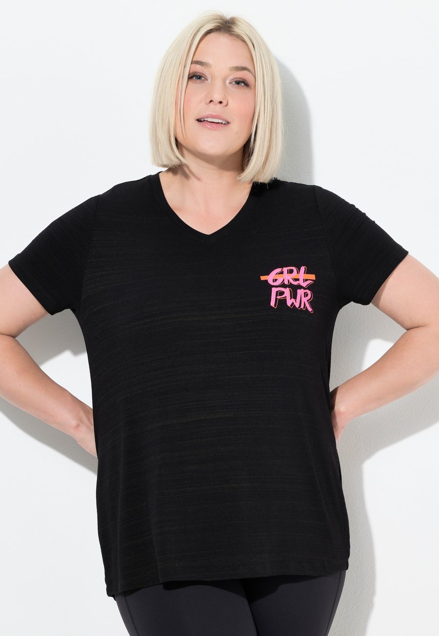 Футболка Ulla Popken FUNKTIONS-CUT-OUTS V-AUSSCHNITT HALBARM, Black, Черный, Футболка Ulla Popken FUNKTIONS-CUT-OUTS V-AUSSCHNITT HALBARM, Black
Футболка Ulla Popken FUNKTIONS-CUT-OUTS V-AUSSCHNITT HALBARM, Black, Черный, Футболка Ulla Popken FUNKTIONS-CUT-OUTS V-AUSSCHNITT HALBARM, Black