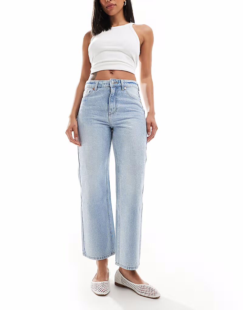 Джинсы Bershka прямого кроя с широкими штанинами длиной до щиколотки, средней степени стертости
Джинсы Bershka прямого кроя с широкими штанинами длиной до щиколотки, средней степени стертости