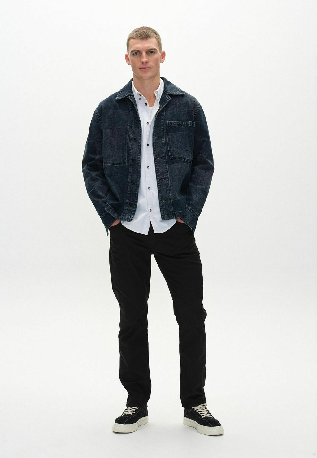 Джинсы прямого кроя MARC DALE Gabba, черный
Джинсы прямого кроя MARC DALE Gabba, черный