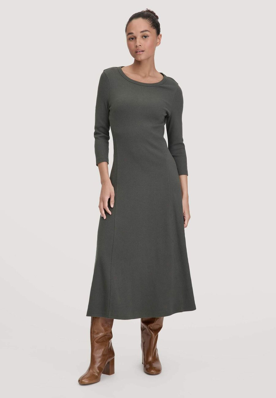 Платье Hessnatur SLIM, Tannengrün/Green
Платье Hessnatur SLIM, Tannengrün/Green