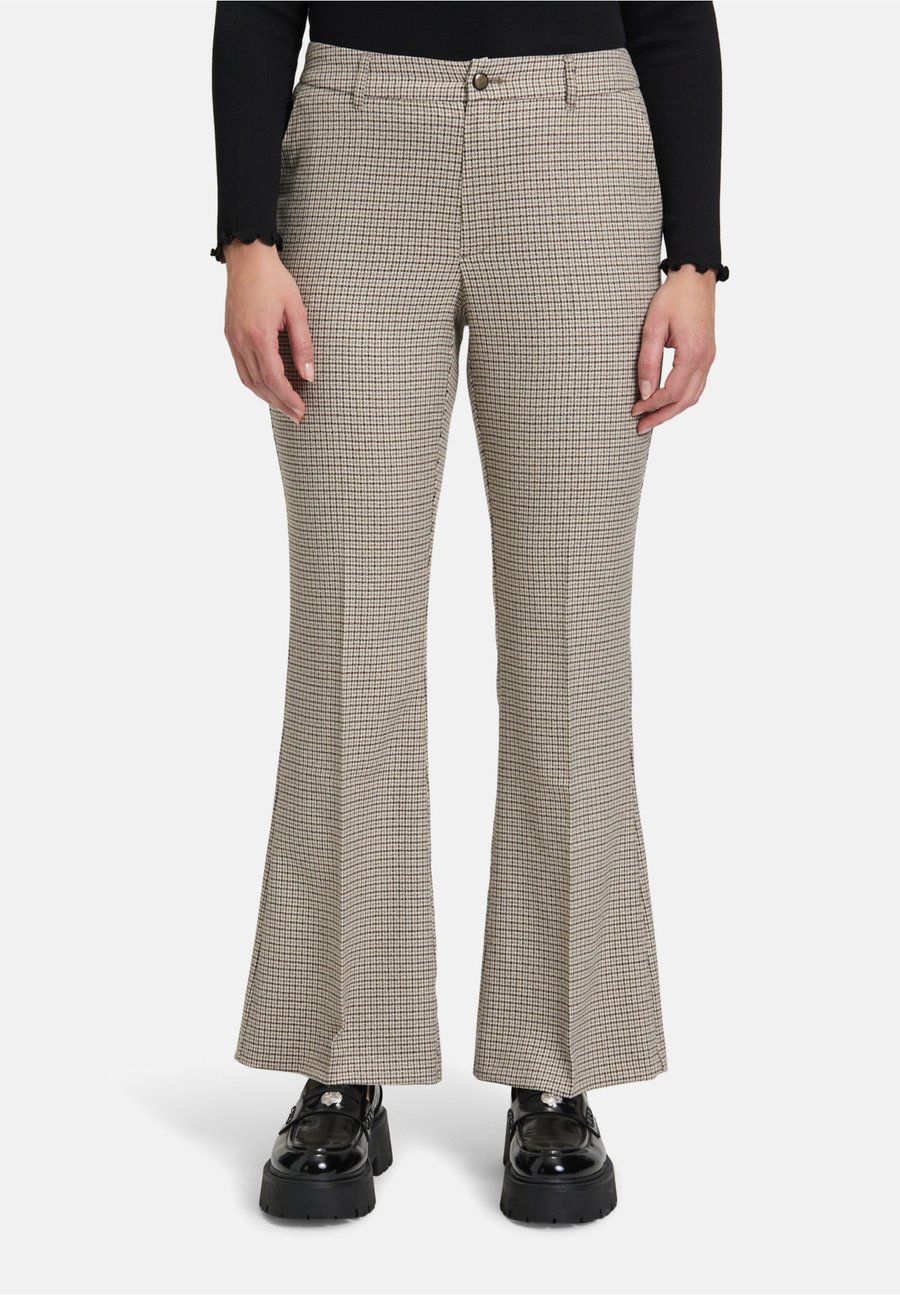 Брюки Cartoon MIT BÜGELFALTE, Beige Rosé/Beige
Брюки Cartoon MIT BÜGELFALTE, Beige Rosé/Beige