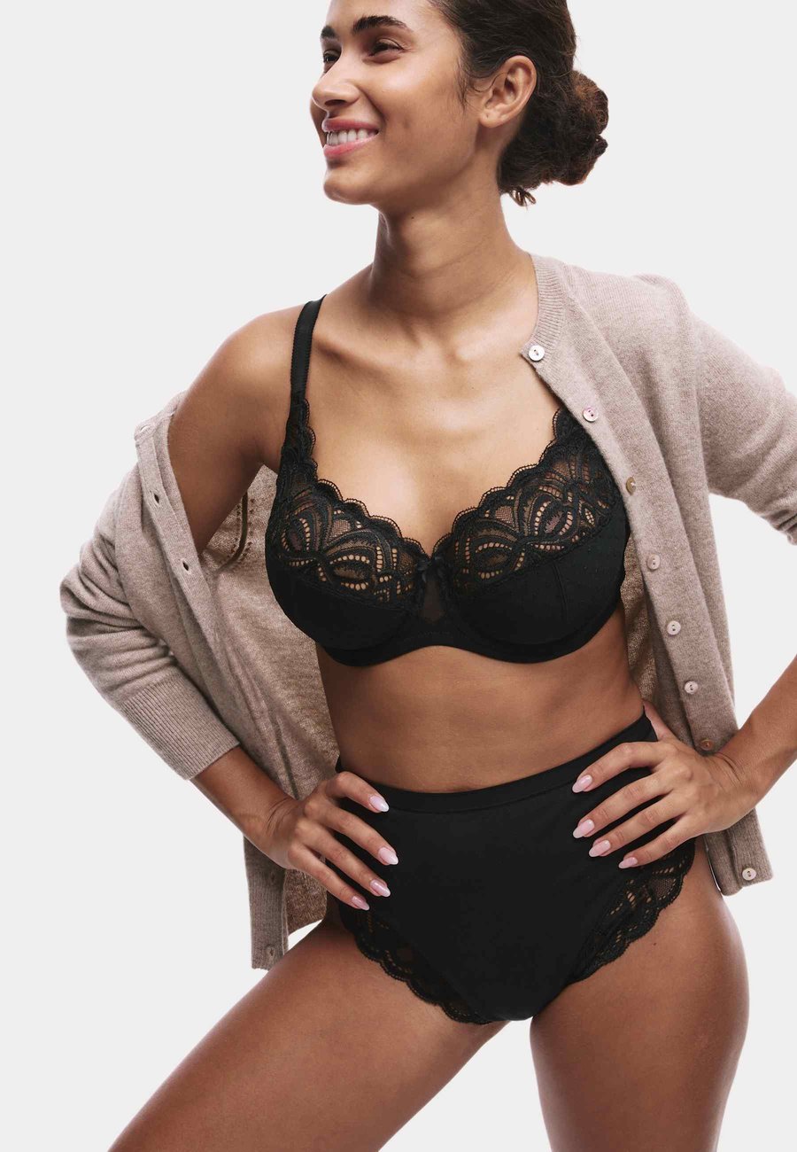 Бюстгальтер Marks & Spencer AMELIA, Black
Бюстгальтер Marks & Spencer AMELIA, Black