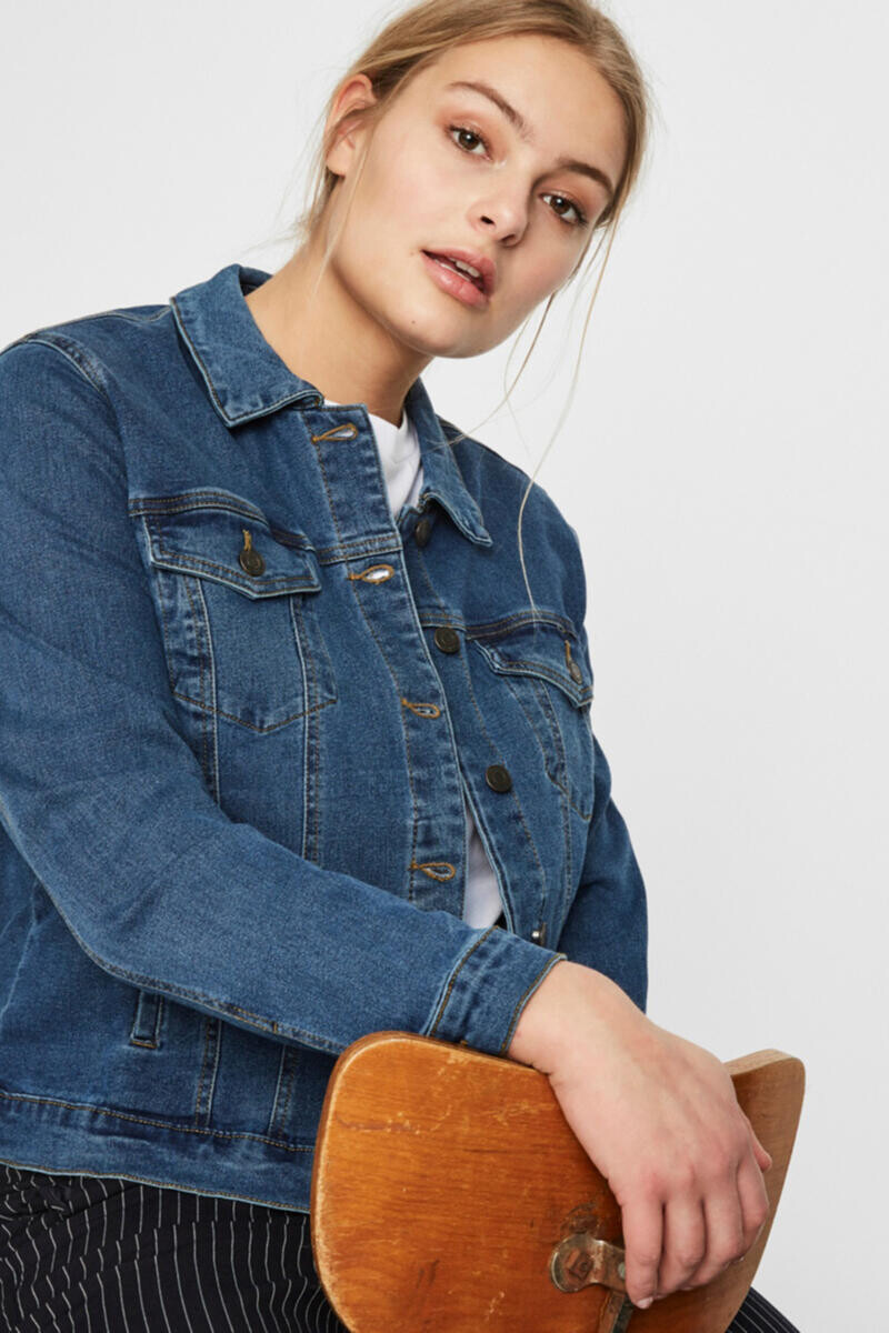 Джинсовая куртка больших размеров Vero Moda Curve, синий
Джинсовая куртка больших размеров Vero Moda Curve, синий