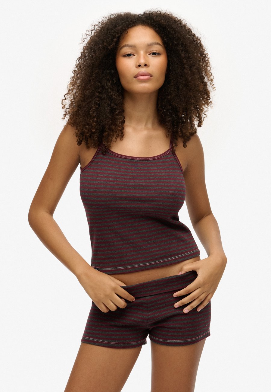 Топ Superdry & Co ATHLETIC ESSENTIALS STRIPE CAMI, Port Red Stripe/Red
Топ Superdry & Co ATHLETIC ESSENTIALS STRIPE CAMI, Port Red Stripe/Red