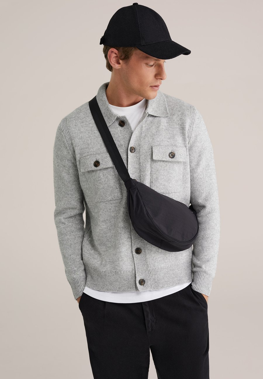 Сумка кросс-боди WE Fashion Cross body bag, Black
Сумка кросс-боди WE Fashion Cross body bag, Black