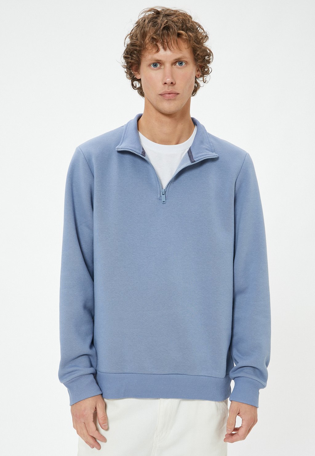 Толстовка HALF ZIPPER Koton, синий
Толстовка HALF ZIPPER Koton, синий