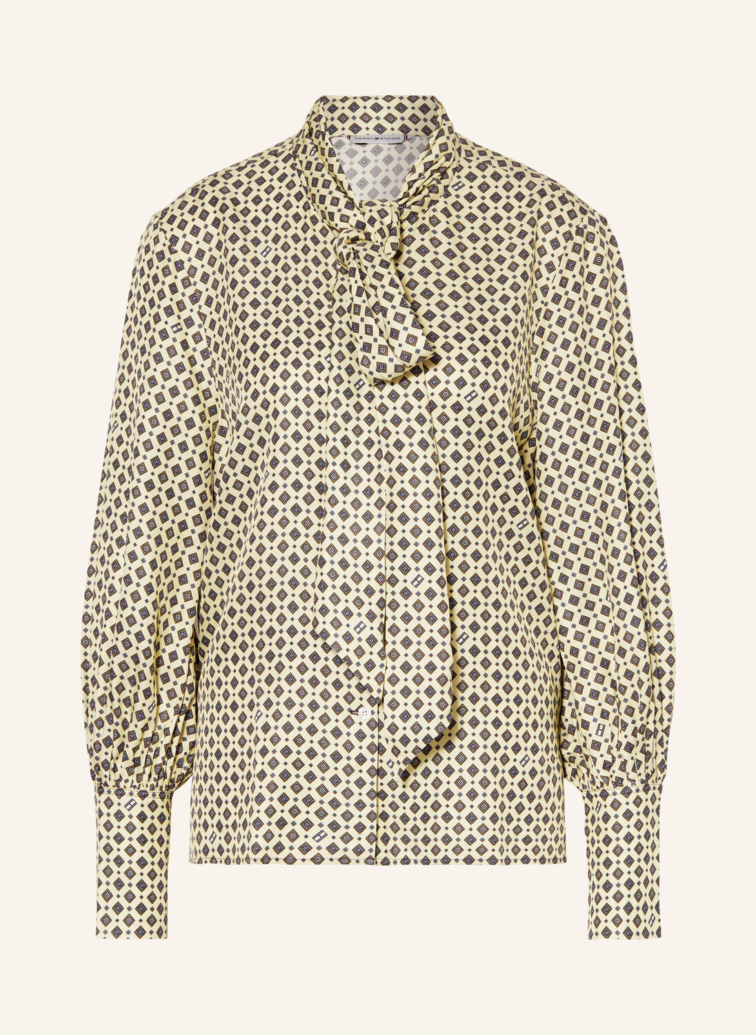 Блузка с завязками на воротнике TOMMY HILFIGER, цвет 0LJ Heritage Foulard/Lemon Zest
Блузка с завязками на воротнике TOMMY HILFIGER, цвет 0LJ Heritage Foulard/Lemon Zest