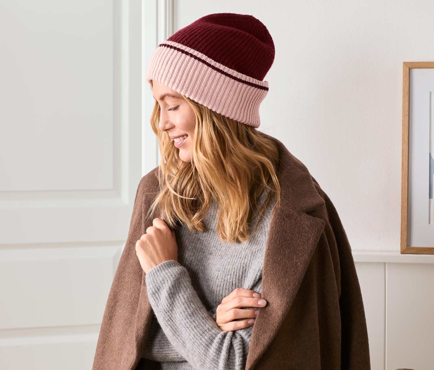 Вязаная шапка красно-розового цвета Tchibo
Вязаная шапка красно-розового цвета Tchibo