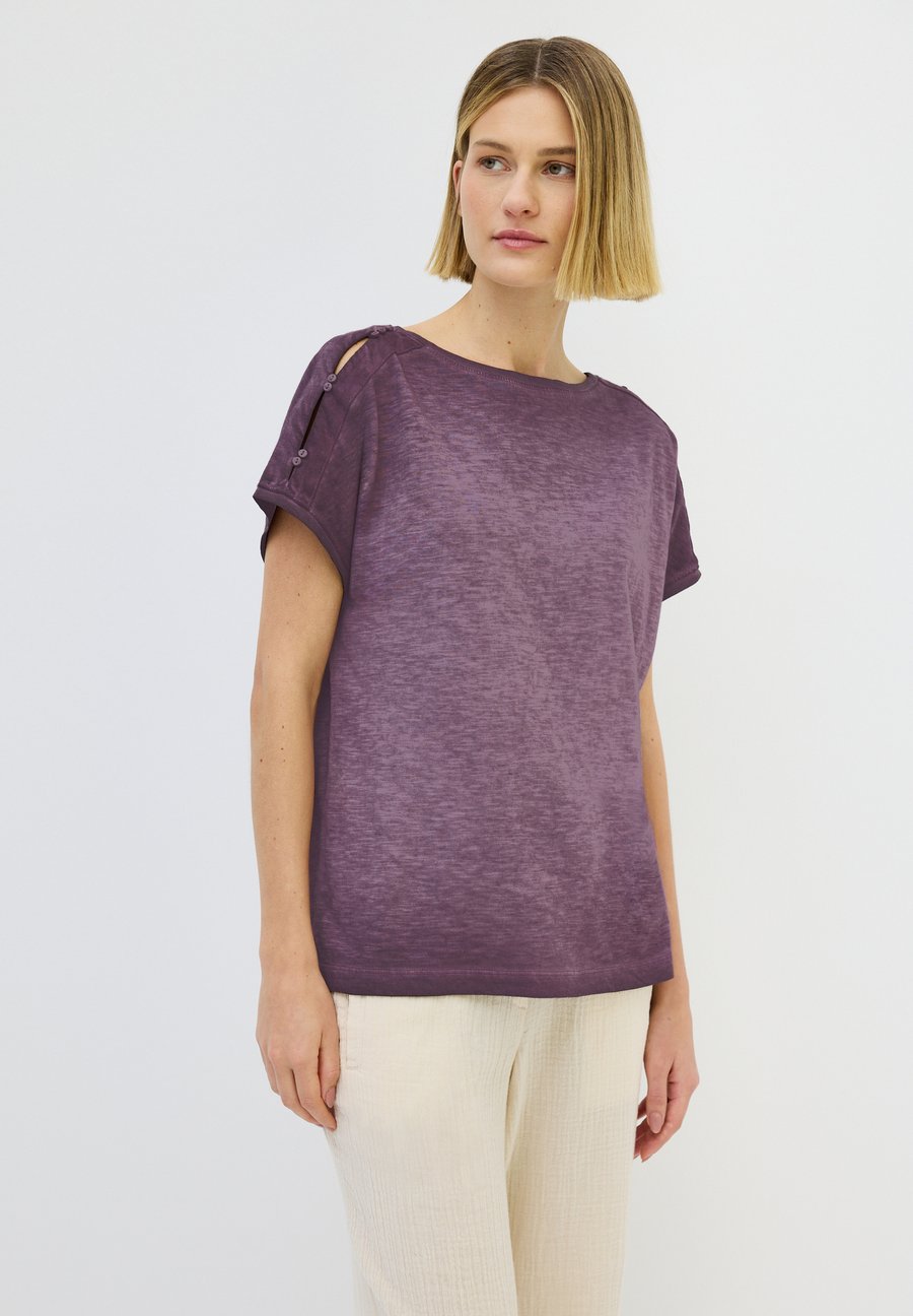 Футболка Cecil MIT KNOPFDETAIL, Rot/Berry
Футболка Cecil MIT KNOPFDETAIL, Rot/Berry