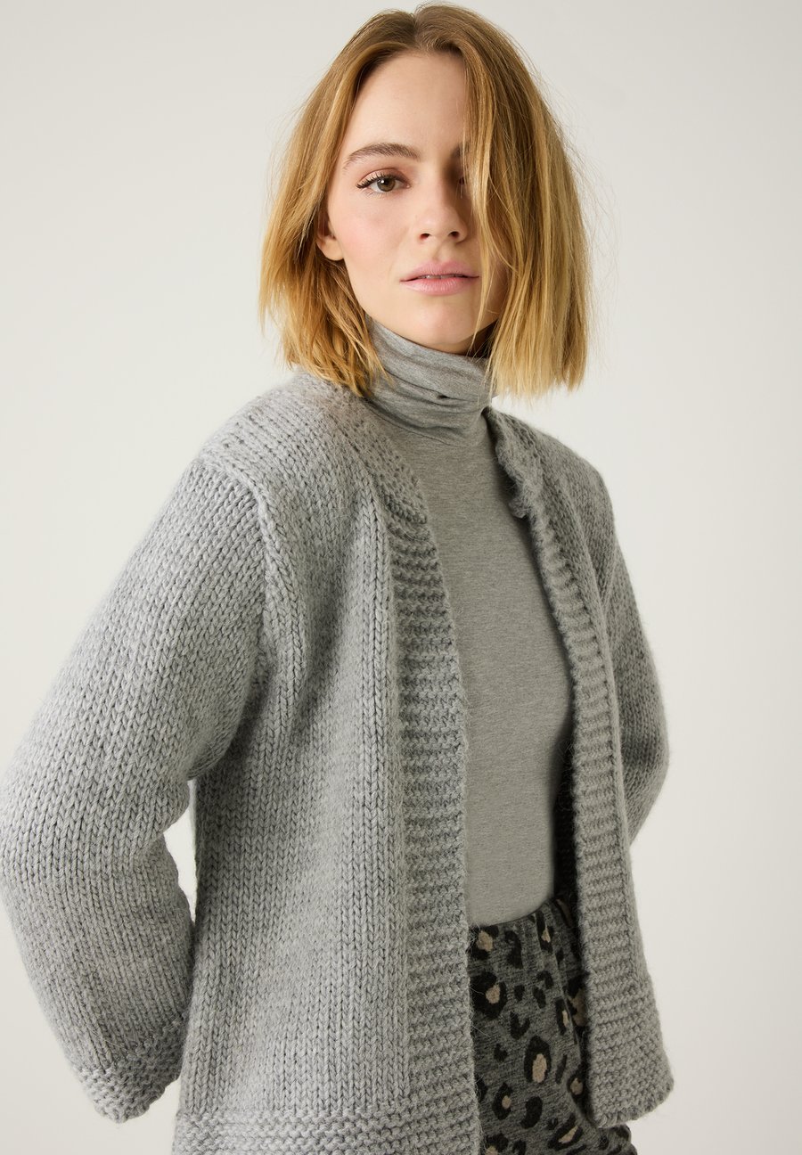 Кардиган More & More Cardigan, Silvergrey Melange/Grey
Кардиган More & More Cardigan, Silvergrey Melange/Grey