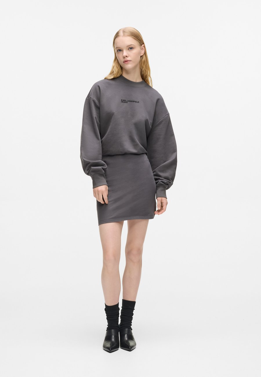 Платье Karl Lagerfeld Jeans Day dress, Magnet/Grey
Платье Karl Lagerfeld Jeans Day dress, Magnet/Grey