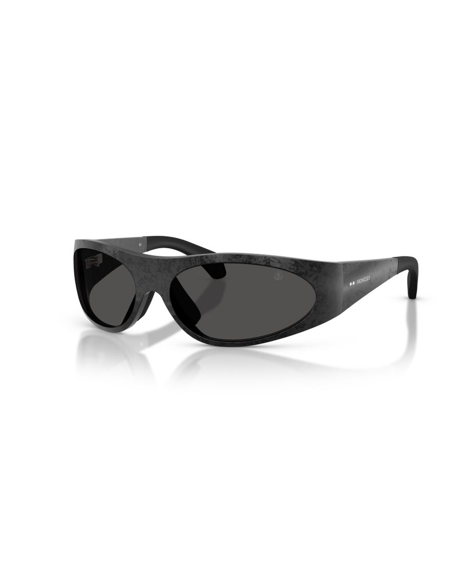 Солнцезащитные очки Inara овальной формы унисекс, ME7001 Moncler, Matte Black Carbon
Солнцезащитные очки Inara овальной формы унисекс, ME7001 Moncler, Matte Black Carbon