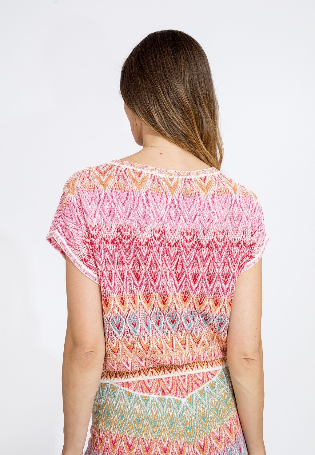 Принт на футболке V-Neck Ornament Pattern Ivko, кремовый
Принт на футболке V-Neck Ornament Pattern Ivko, кремовый