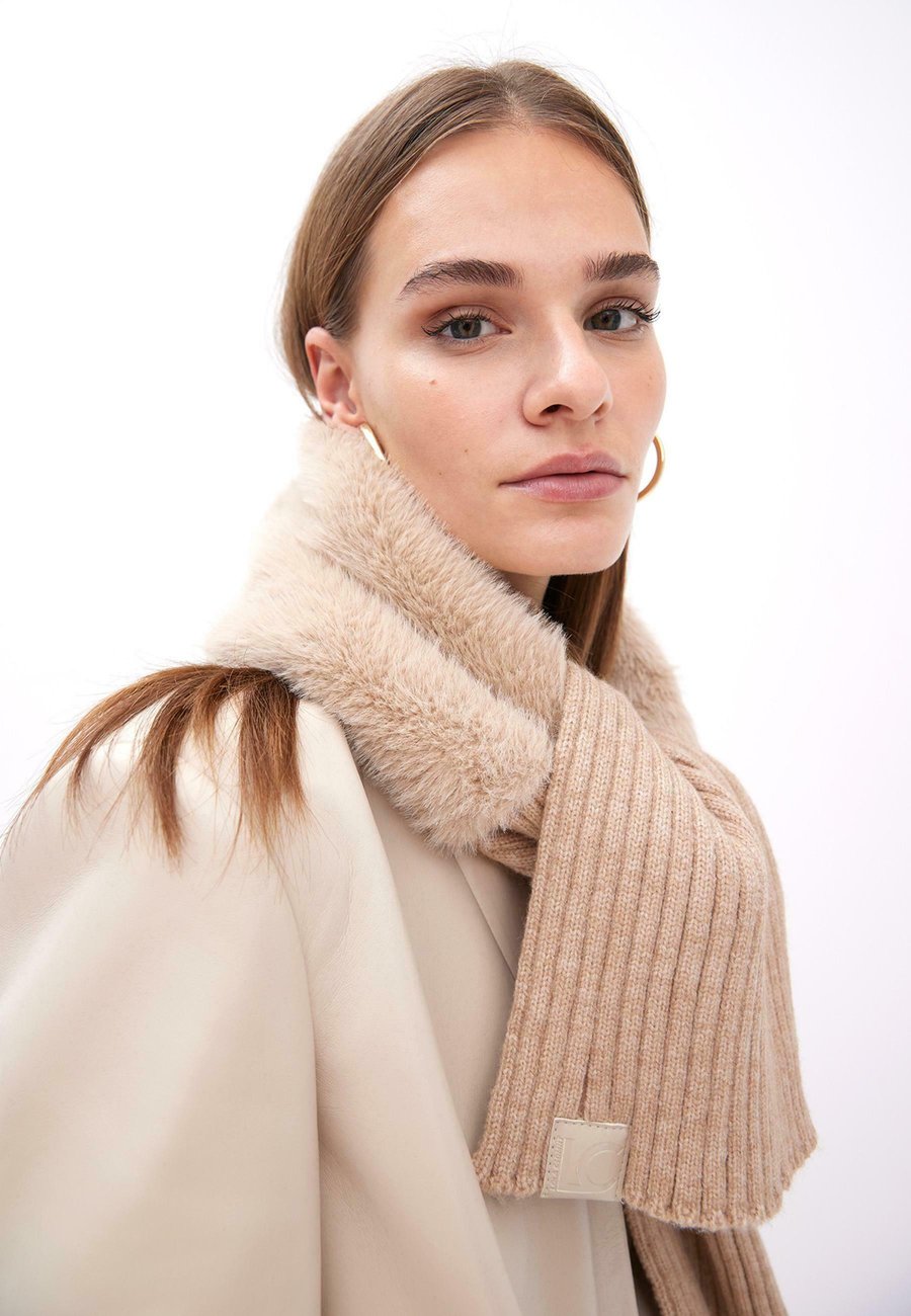 Шарф LOLA CASADEMUNT Scarf, Off White/Off-White
Шарф LOLA CASADEMUNT Scarf, Off White/Off-White